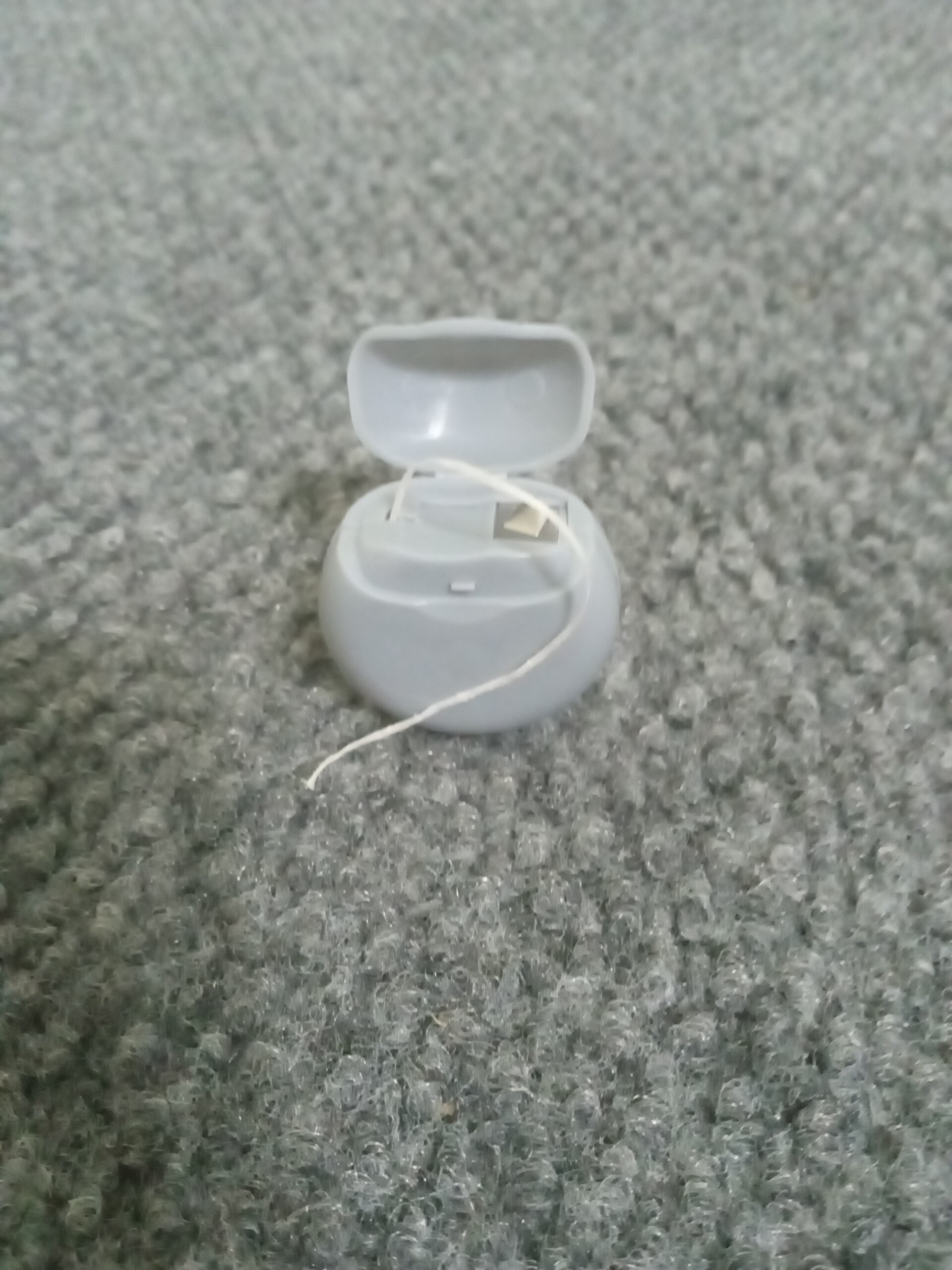 Fil dentaire pour hygiene interdentaire